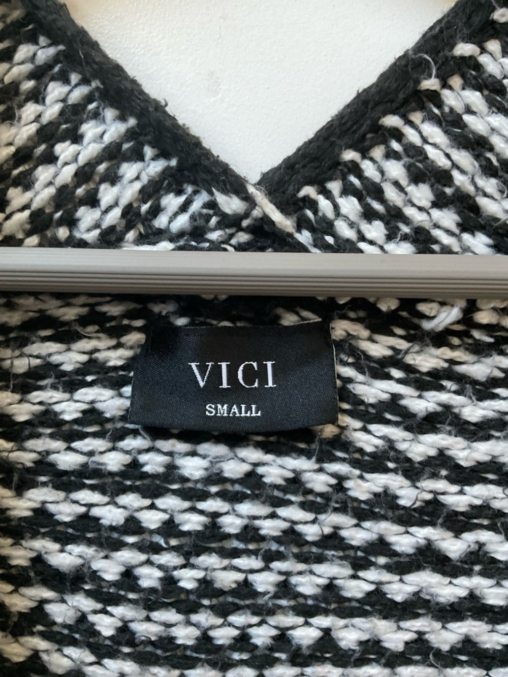 Vici Aztec Pattern Cardigan - Picture 2 of 7